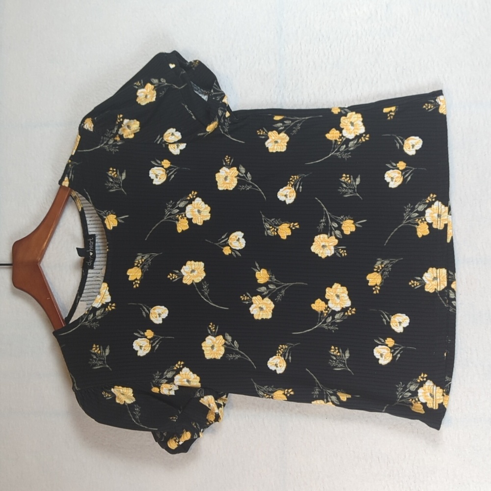 Derek Heart Black & Yellow Floral Ribbed Junior's Shirt L